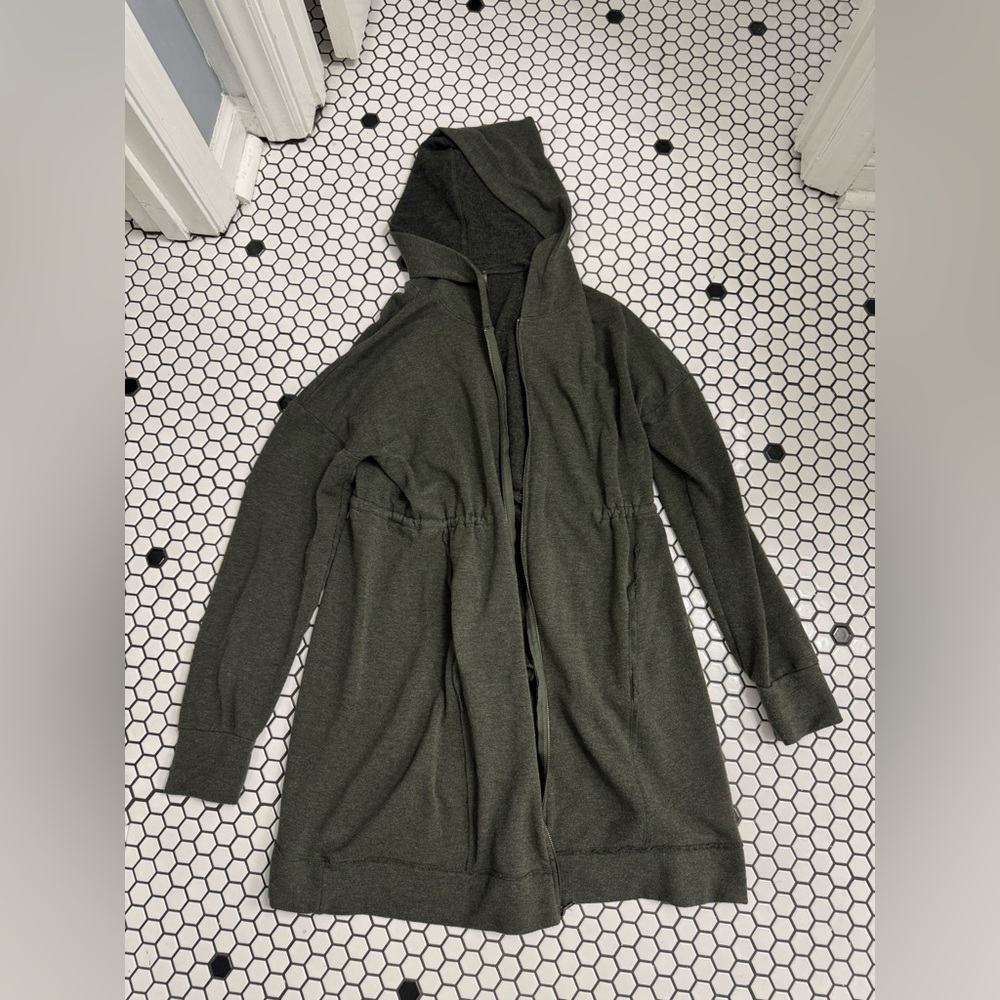 H by Bordeaux long over sized hoodie with zipper size small